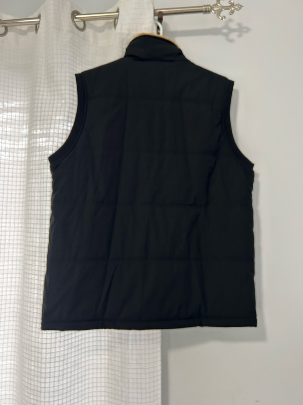 NWT Men's Outdoor Vest - Picture 4 of 10